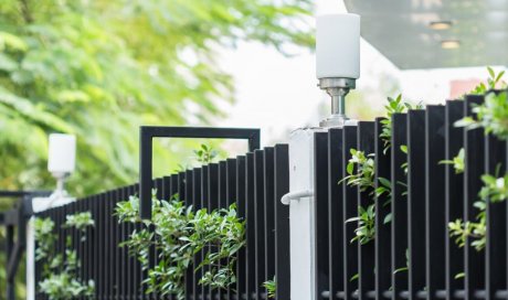 Professionnel pour la pose de clôture autour d’un jardin à Tournus